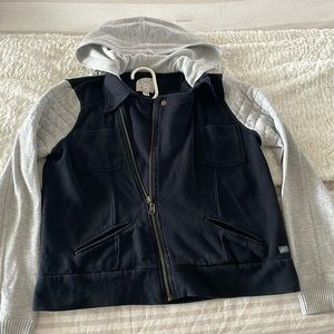 Child’s large Billa Bong jacket.